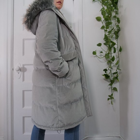 Long Super warm winter voat with beautiful faux fur collar - Picture 7 of 15